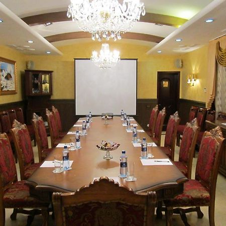 Merey Hotel Karagandi Kültér fotó