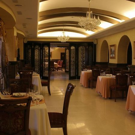 Merey Hotel Karagandi Kültér fotó