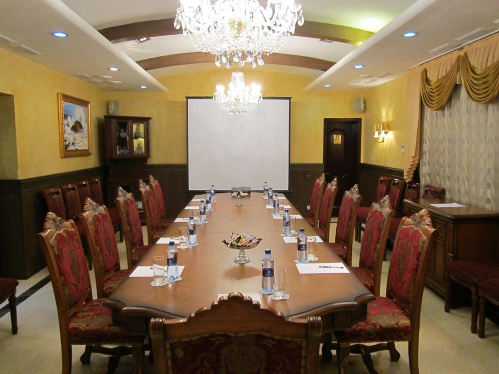 Merey Hotel Karagandi Kültér fotó